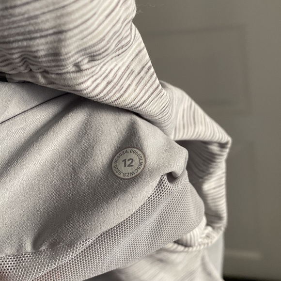 Lululemon Keep Moving Pant High-Rise Size 12 - Picture 7 of 8